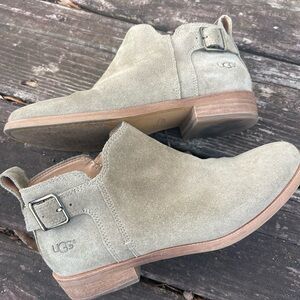 UGG Women's Light Tan Suede Ankle Booties